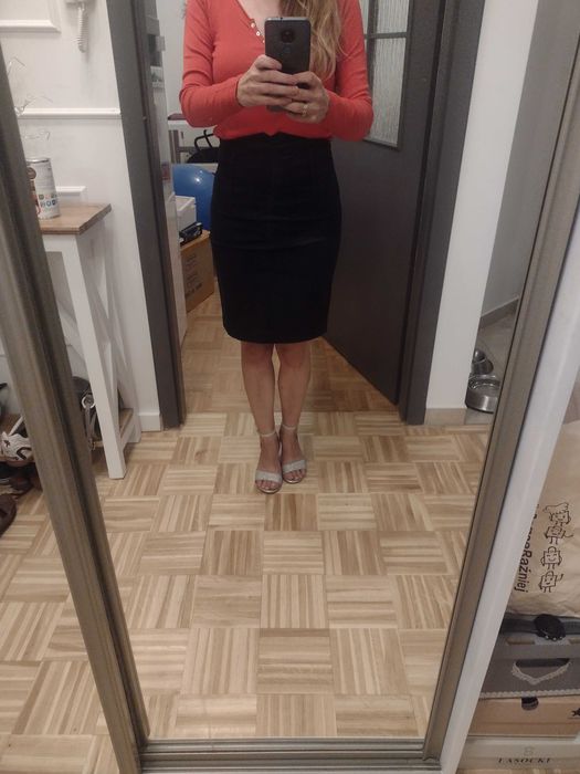 Czarna spódnica Atmosphere