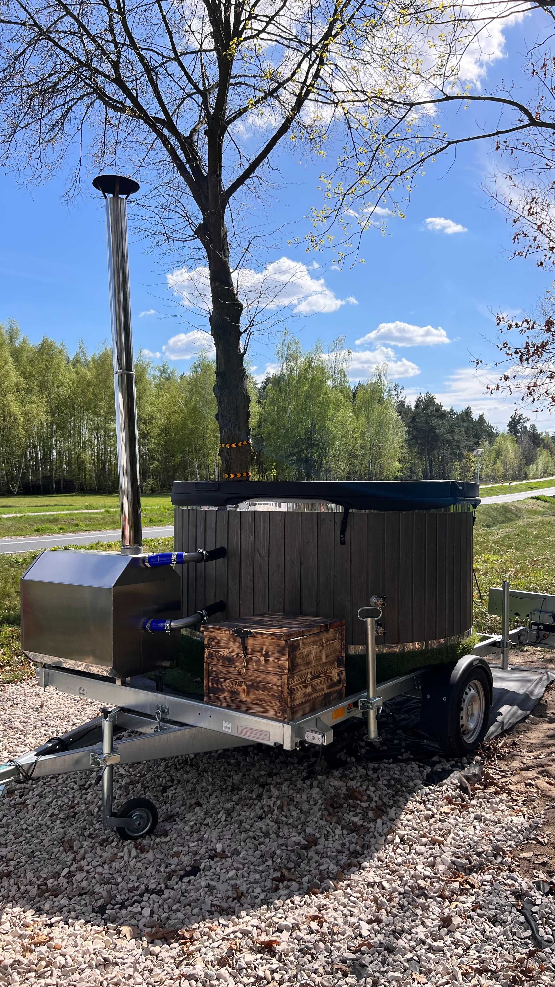Jacuzzi z podświetleniem LED/Gorąca beczka/Balia Mobilna Wynajem.