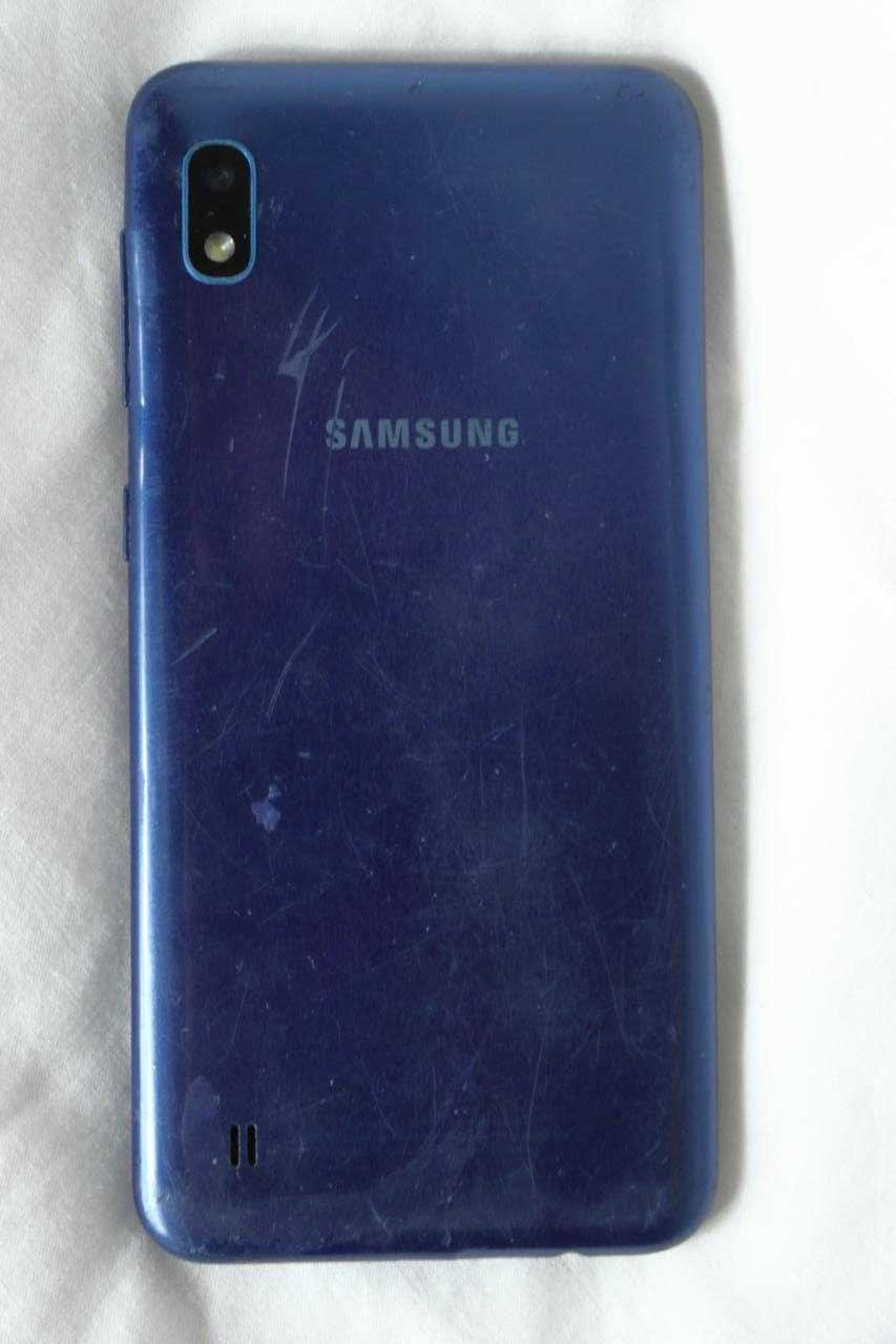 Samsung A10(32GB de armazenamento interno) em boa condição
