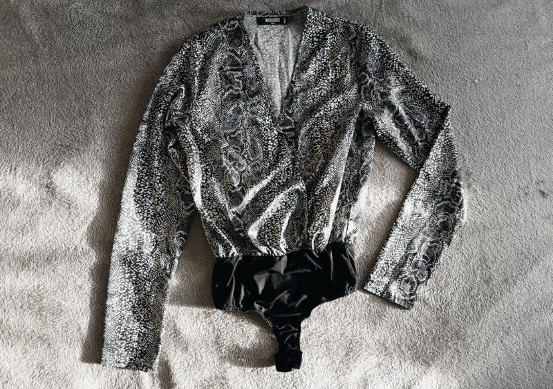 Missguided p.XS/S атласний боді зі зміїним принтом