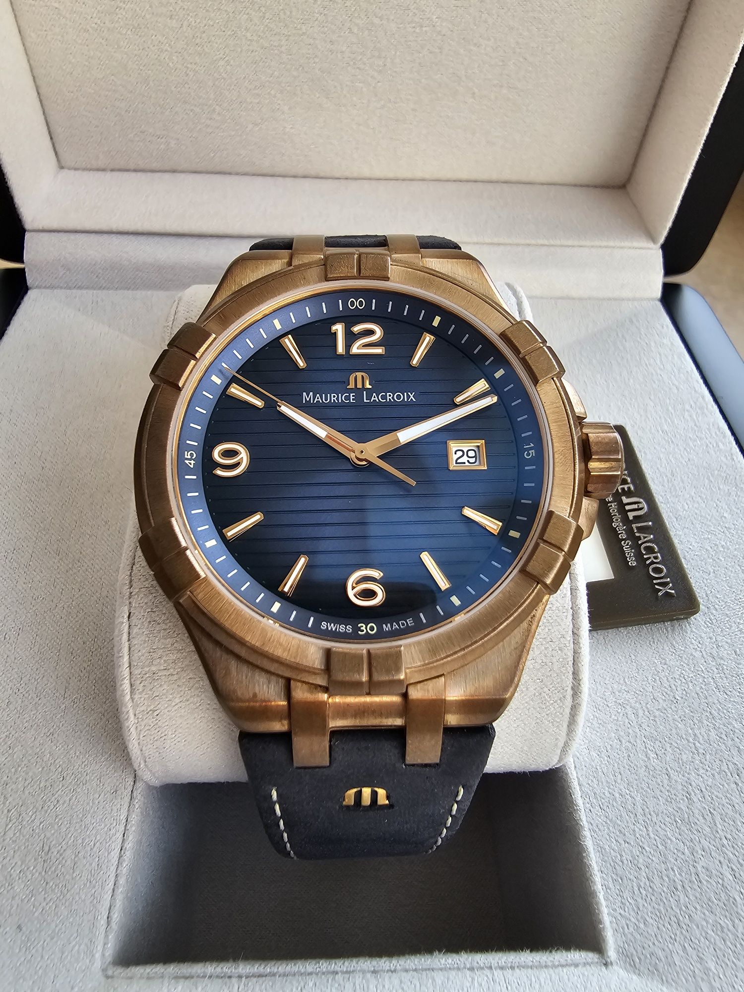 Maurice Lacroix Aikon Bronze AI1028-BRZ01-420-1