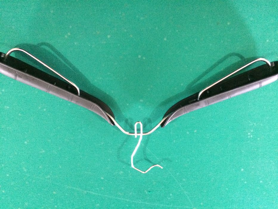 Cruzetas cromadas com ombreiras de fibra plastica aplicadas. PROMOÇÃO.