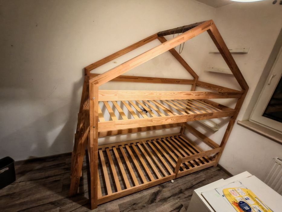 Łóżko piętrowe DOMEK ADEKO