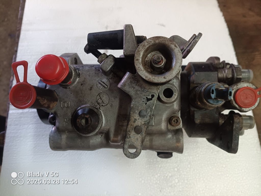 Pompa wtryskowa Lucas 8921A294T oraz wtryski massey ferguson 6260