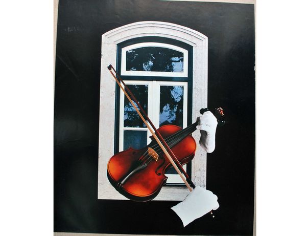 Gravura impressa em serigrafia -  Violino à Janela