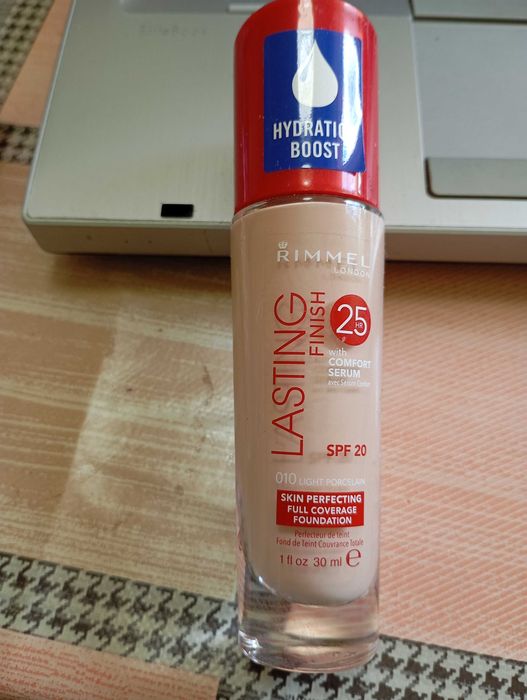 Rimmel Lasting Finish Foundation Podkład 30ml 010 Light Porcelain