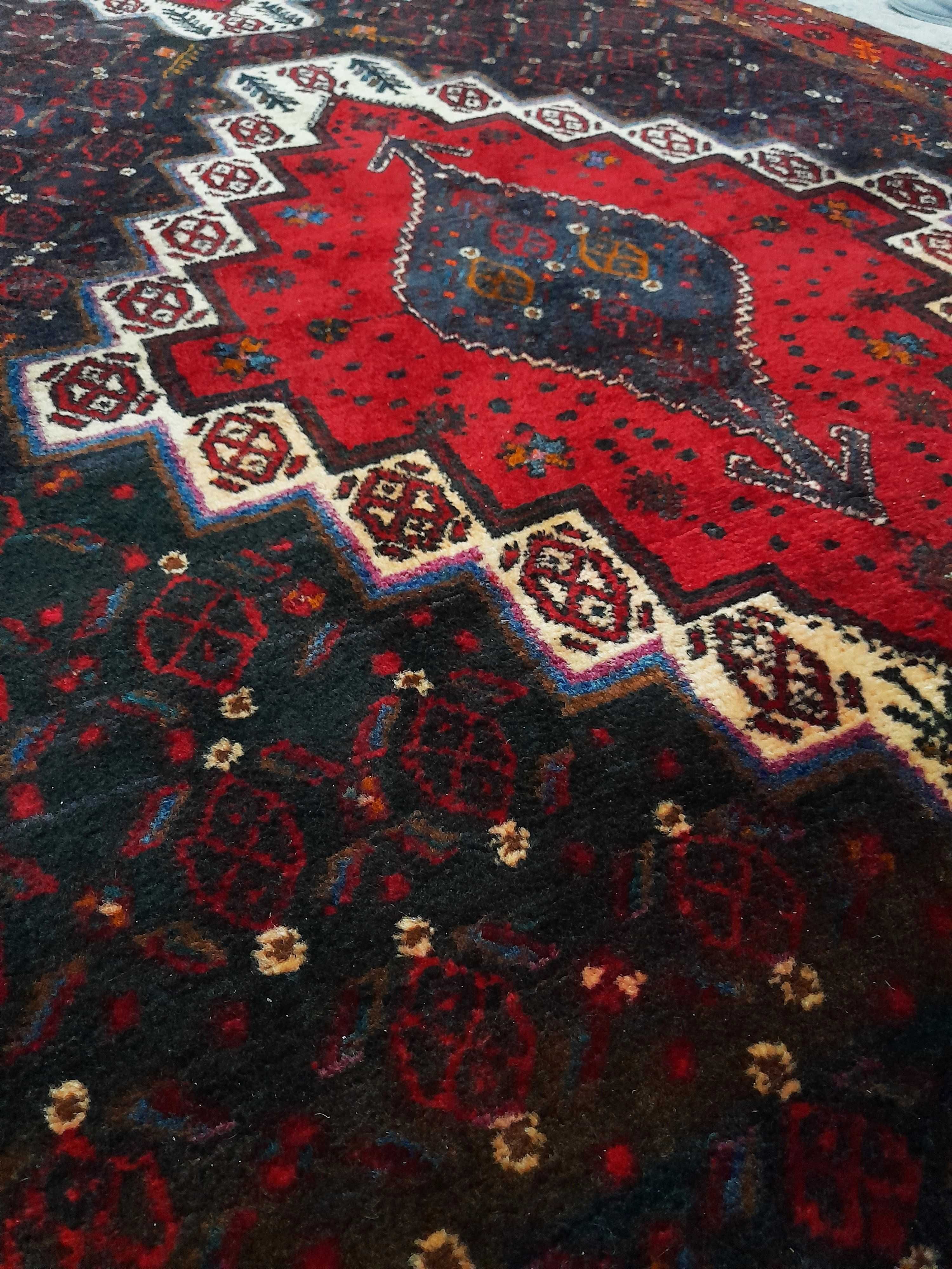 tapete persa original e antigo (muito pouco uso)