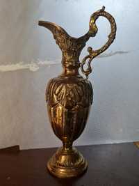Taça Antiga Dourada