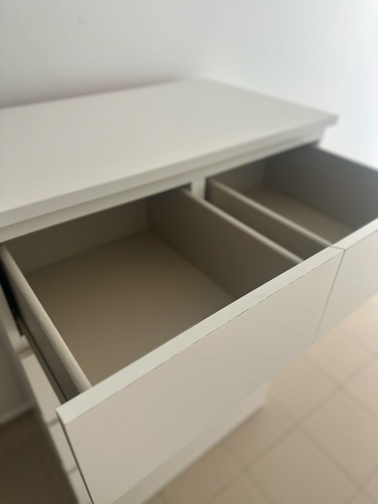 Cómoda branca com 6 gavetas da marca IKEA - Mealhada