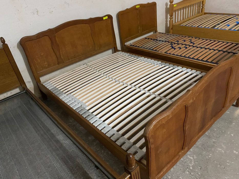 Łóżko Ludwikowskie 140x200 z Masywnym Stelażem – Elegancja i Komfort