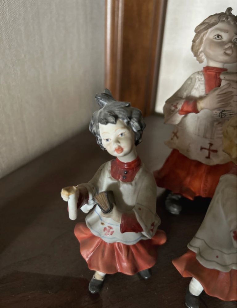 Rara Antiguidade porcelana meninos do coro Capodimonte