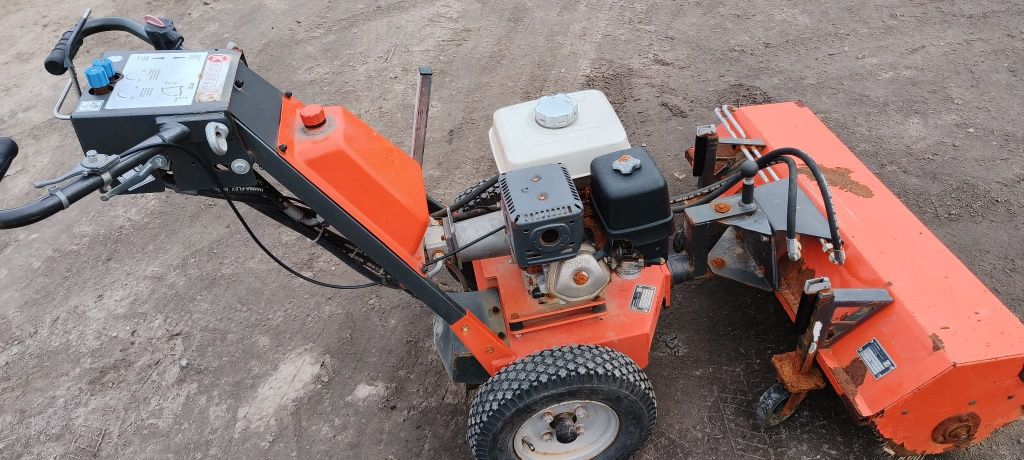 Zamiatarka uliczna hydrauliczna marki karsten 21 rok
