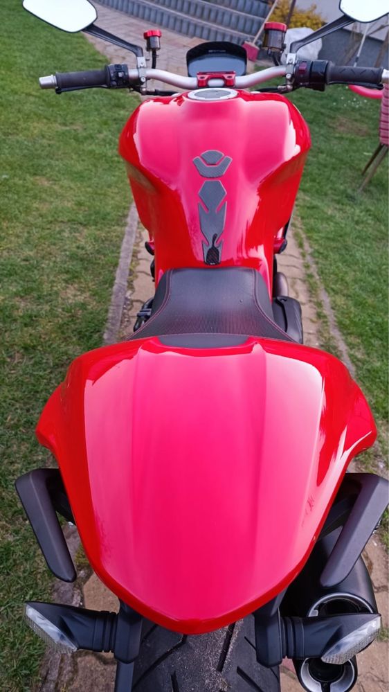 Ducati Monster 1200s