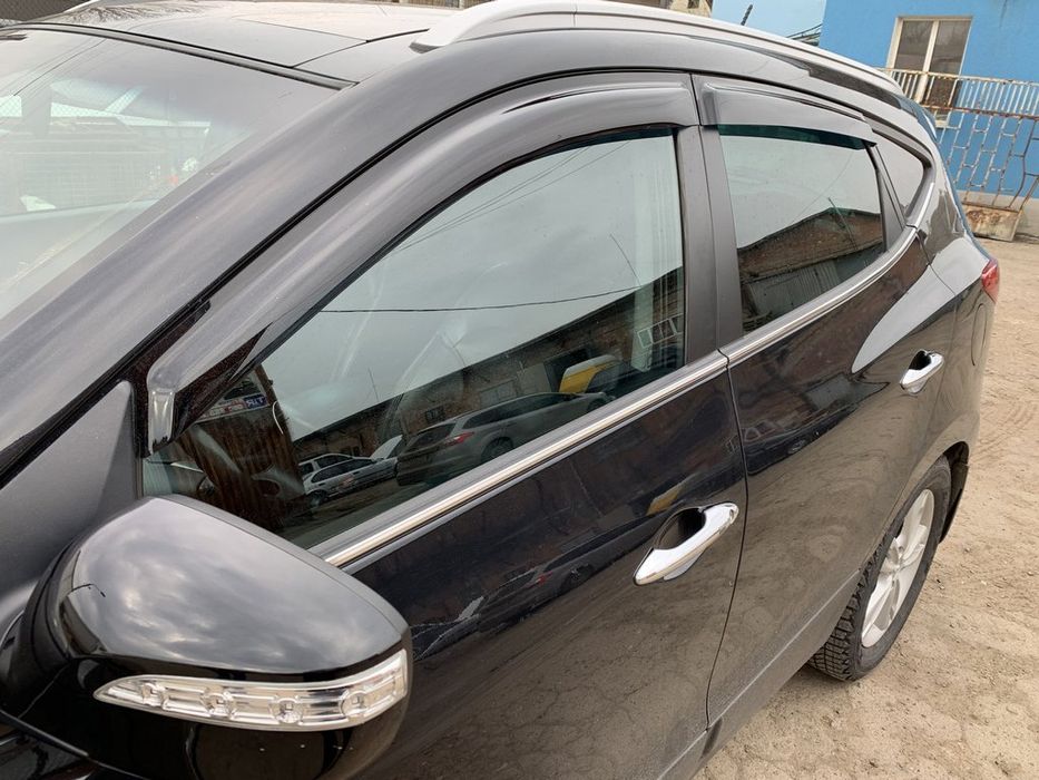 Hyundai IX-35 2010-2015рр. Вітровики (4 шт., HIC)
