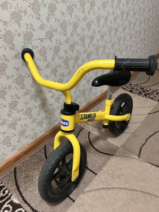 Біговел Chicco "Red Bullet"