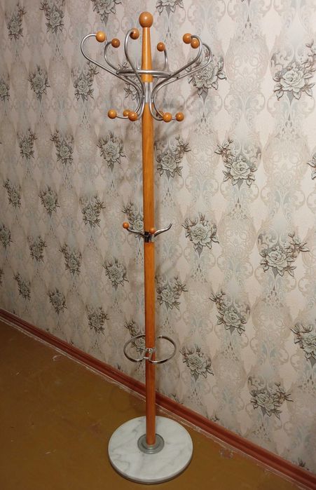 Вешалка напольная для верхней одежды с подставкой держателем зонта