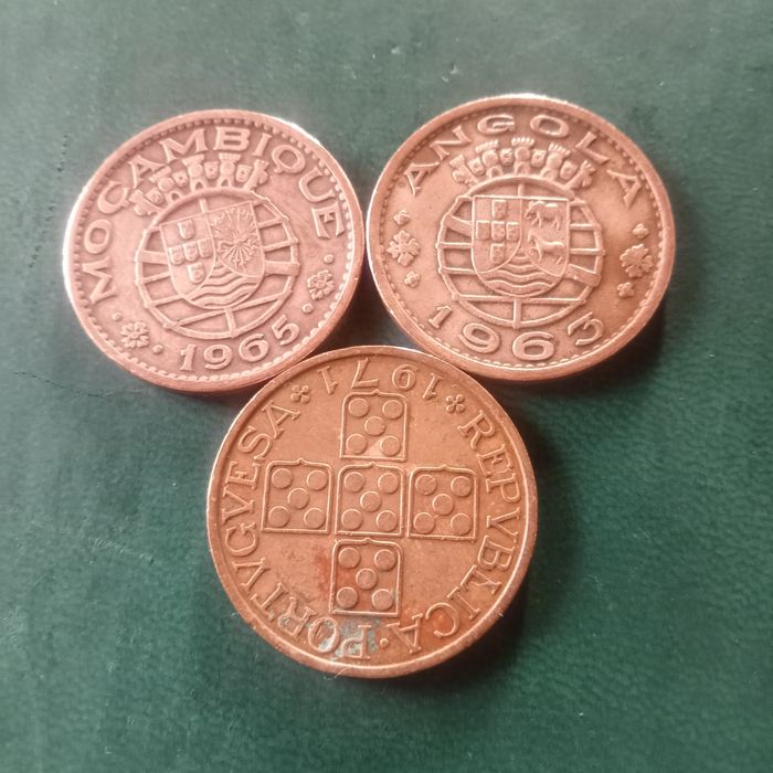3 moedas de 1 escudo portugal,  Angola , Mocambique