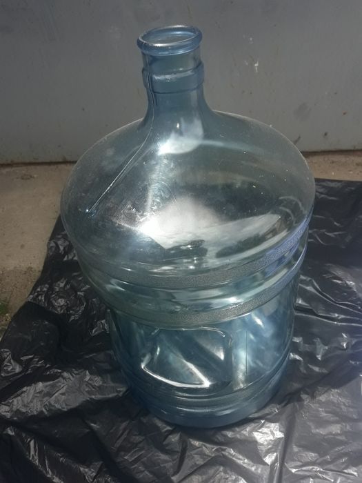 Бутиль для води  19 л , помпи.