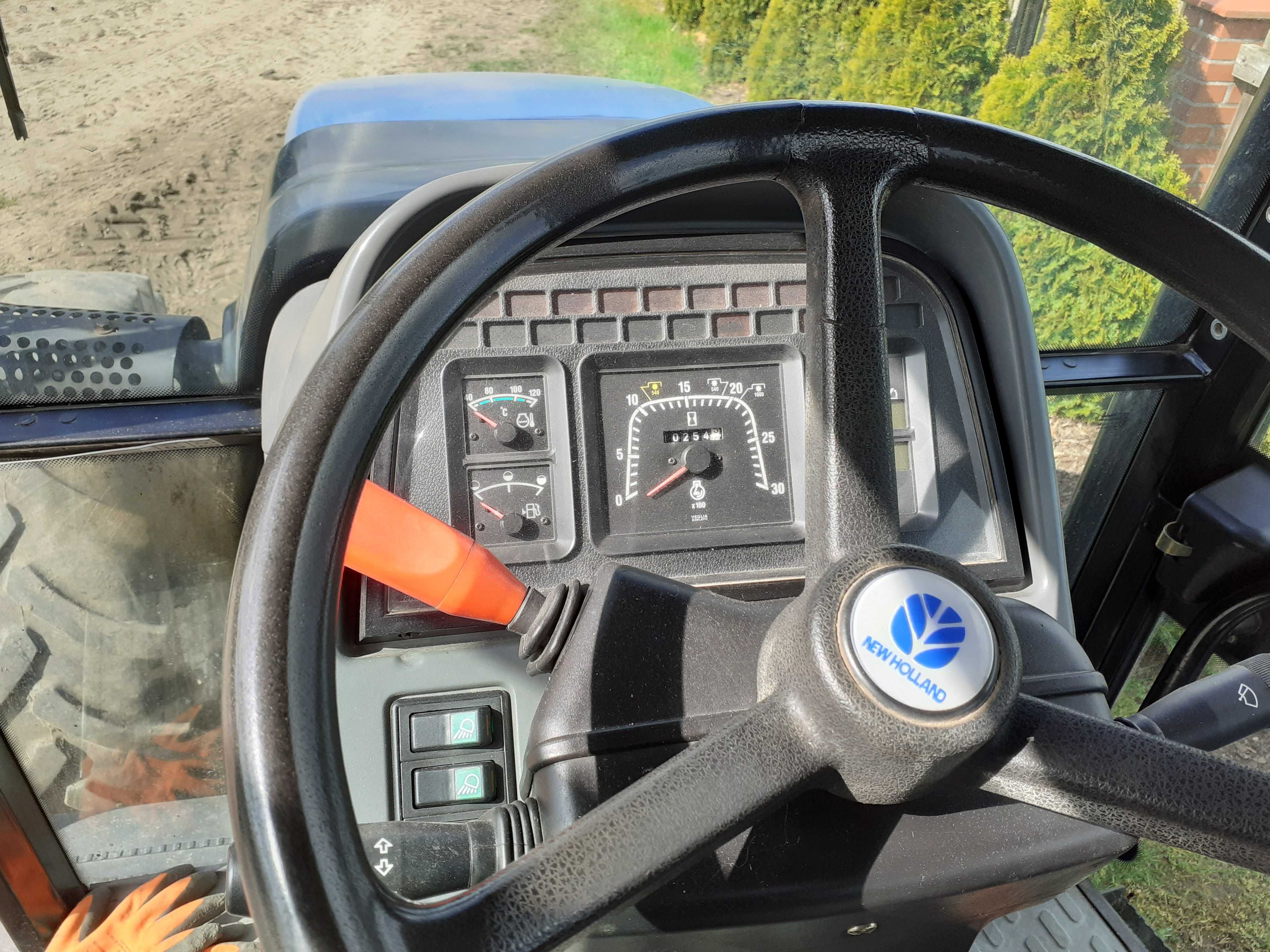 sprzedam ciągnik  NEW HOLLAND TS115