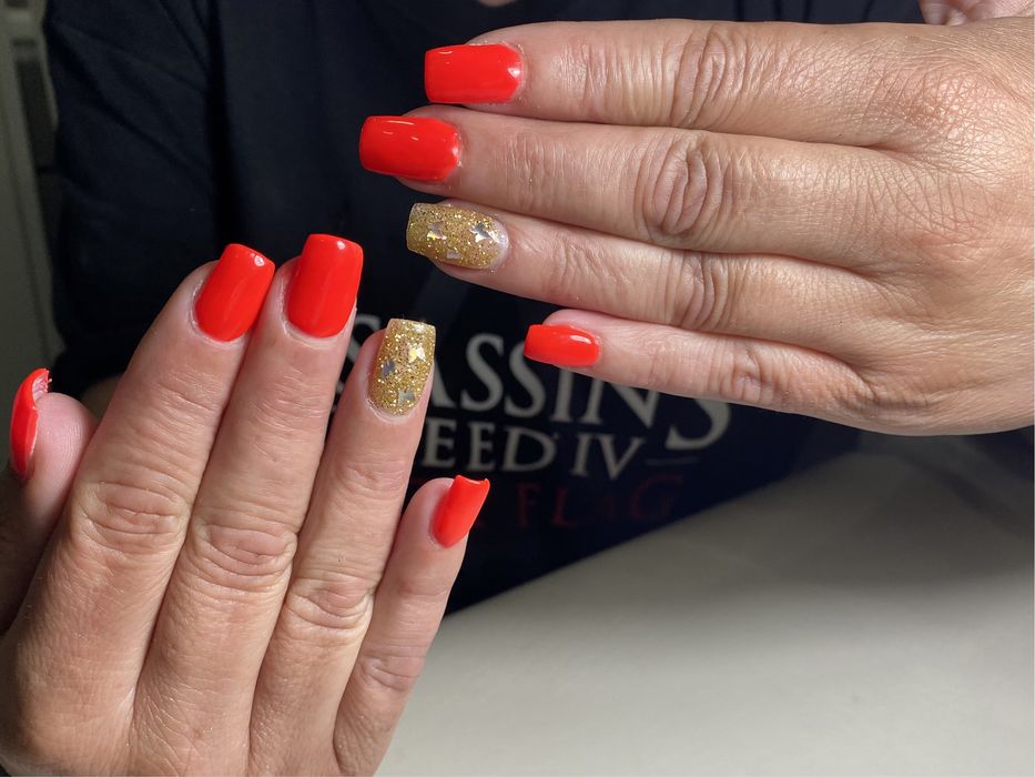 Faço unhas de gel