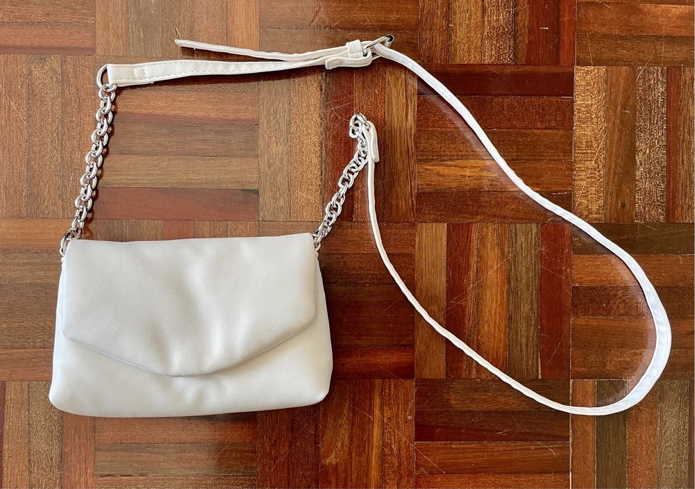 Pequena mala branca (Primark)