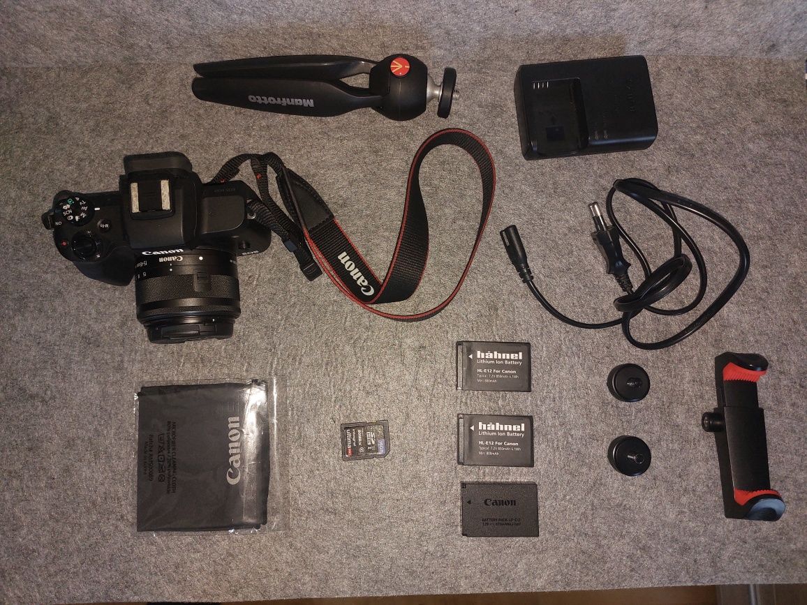 Canon M50 +  Lente Canon 15-45mm + Extras (com caixa original)