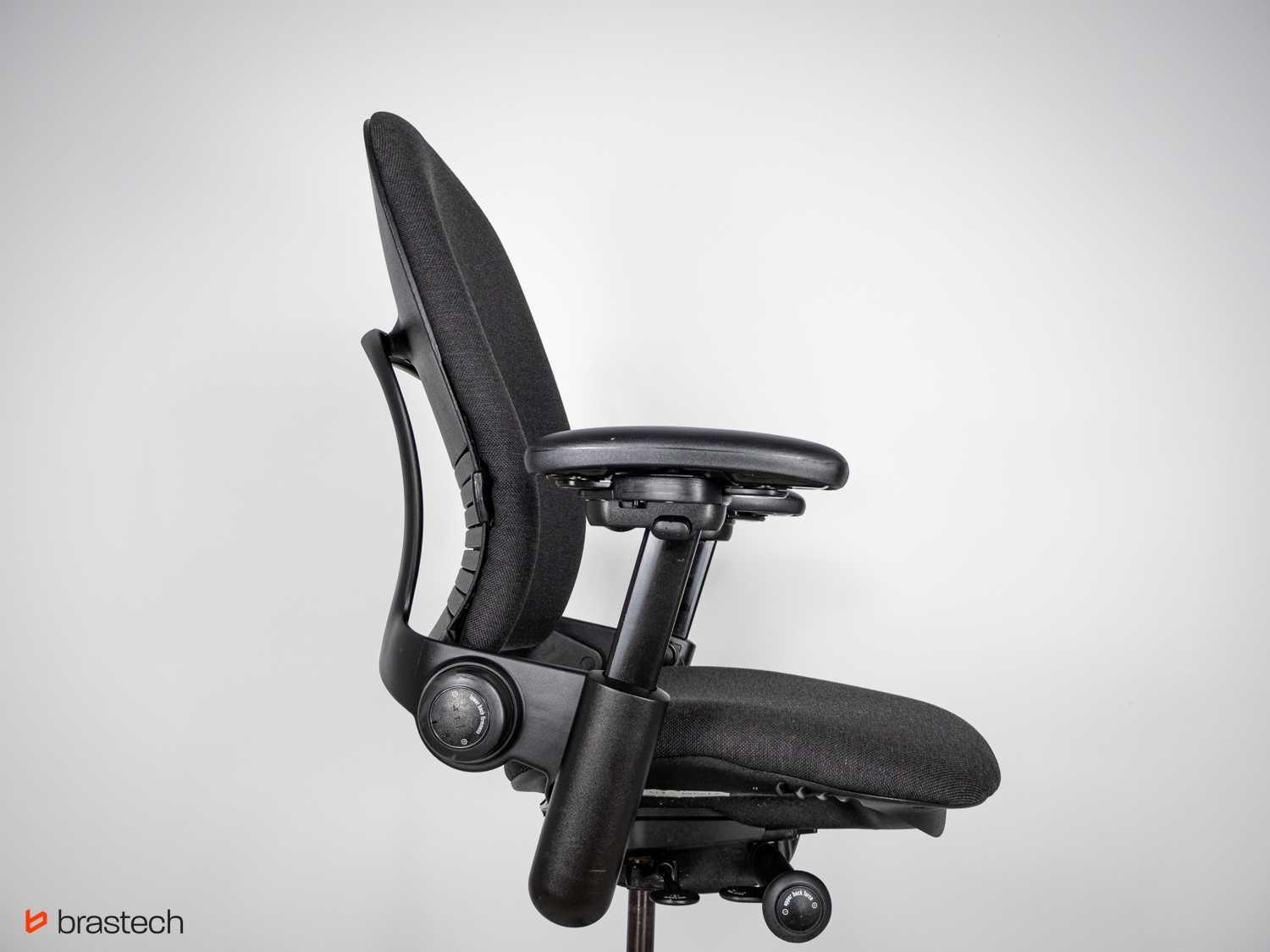 Fotel biurowy ergonomiczny Steelcase LEAP V1