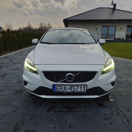 Volvo v40 2018r R-Design! panorama Bezwypadkowy!150KM Bezwypadkowy!