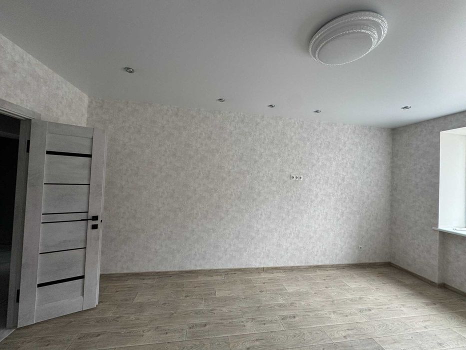 Двокімнатна квартира в Короні Дубово* Ремонт*