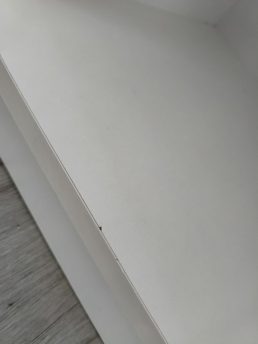 Białe biurko narożne