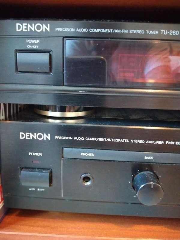 Aparelhagem composta por Denon, Marantz e Wharfedale