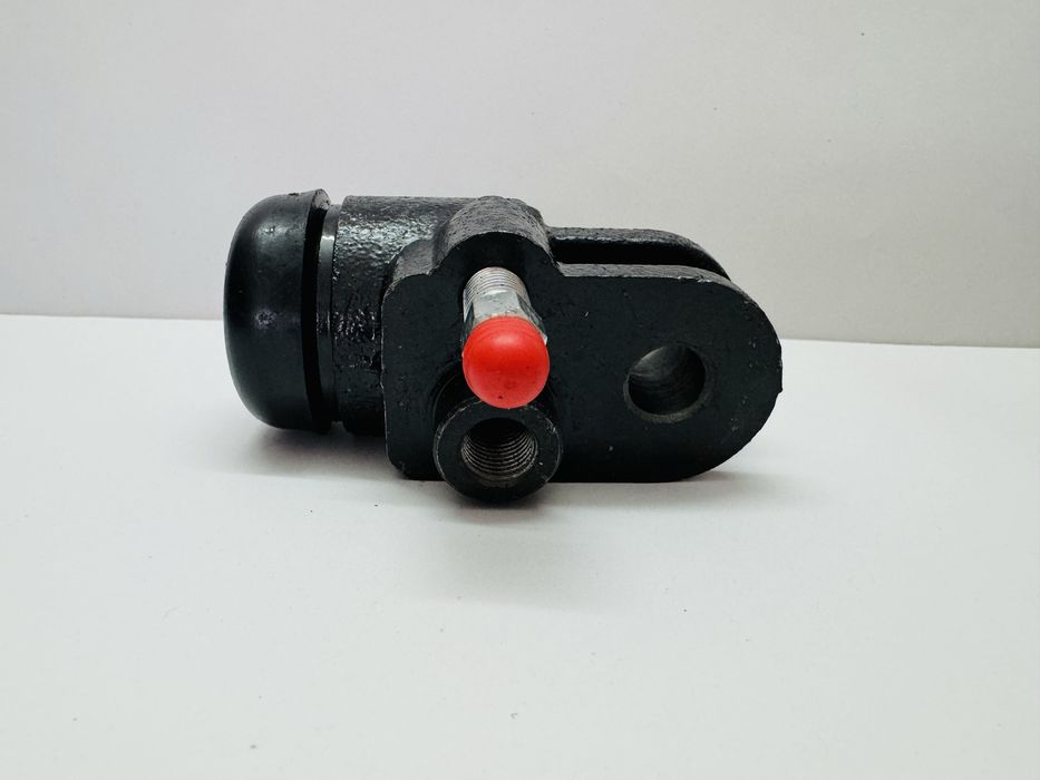 Cylinderek hamulcowy UAZ 469/452 NOWY przód