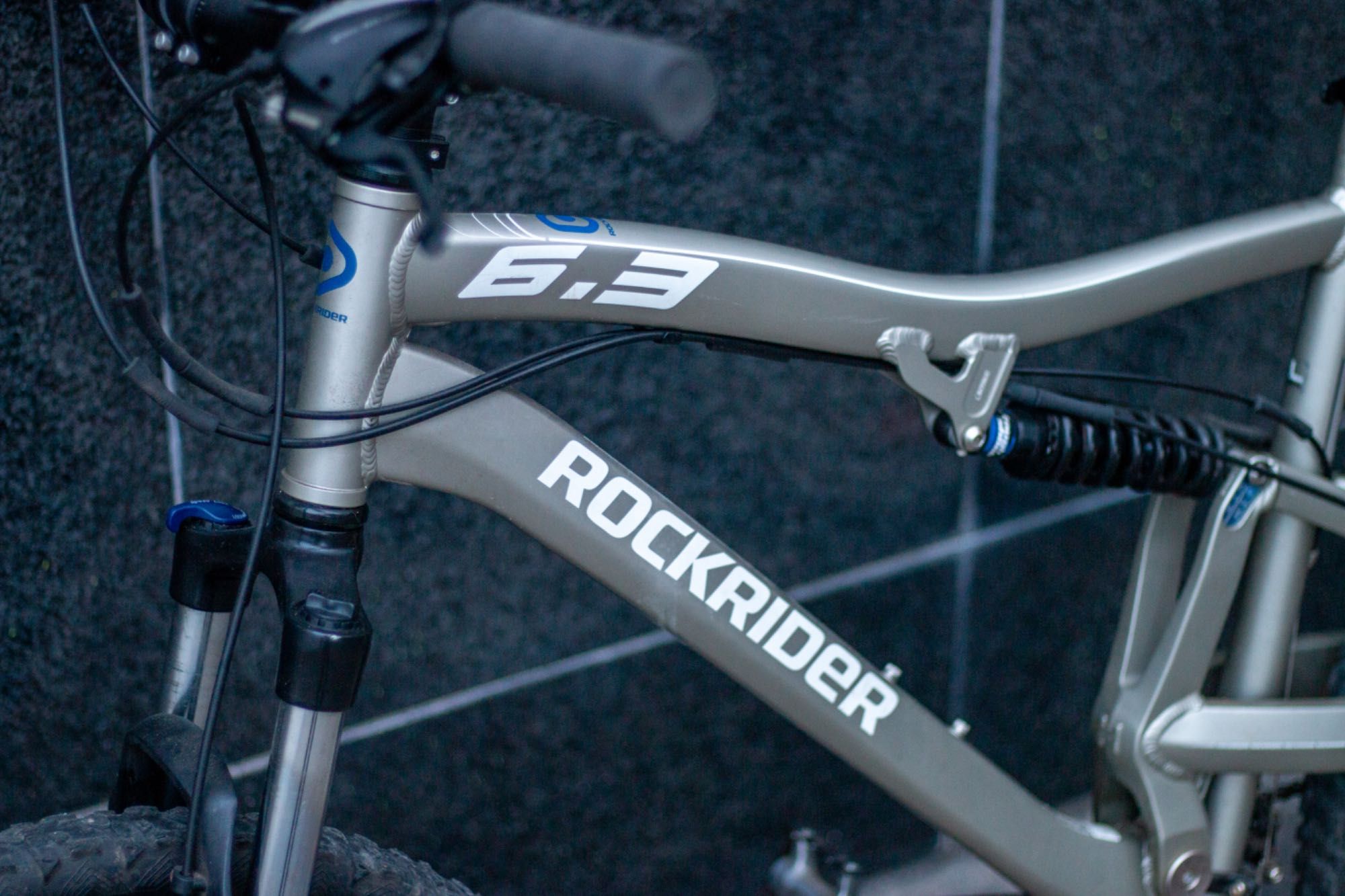 Bicicleta Rockrider 6.3 + luzes + campainha