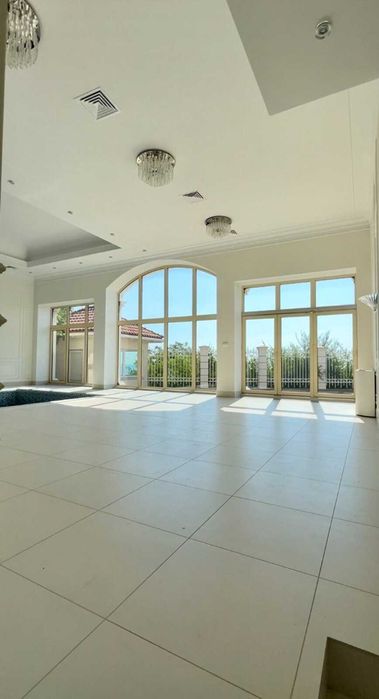 Продаётся роскошный дом на Французском бульваре