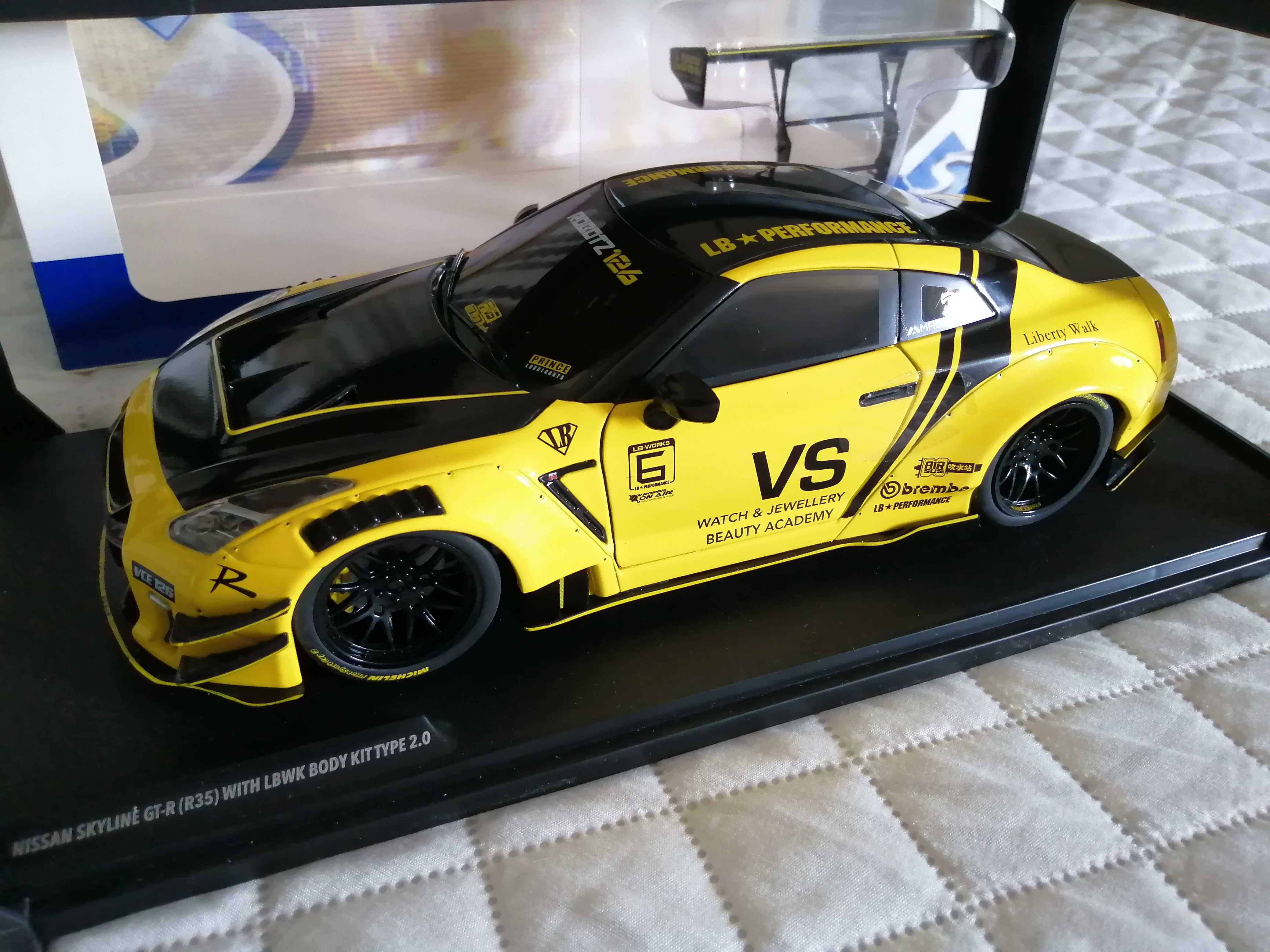 Solido 1:18 Nissan Skyline GT-R LBWK NOVO