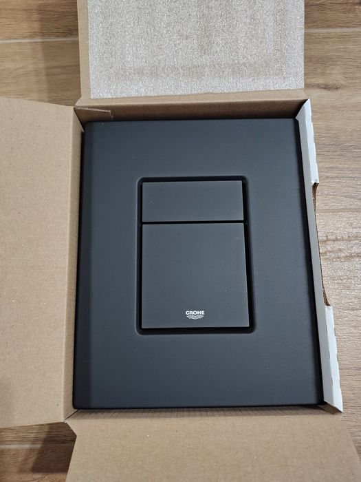 Nowy przycisk GROHE Even czarny mat
