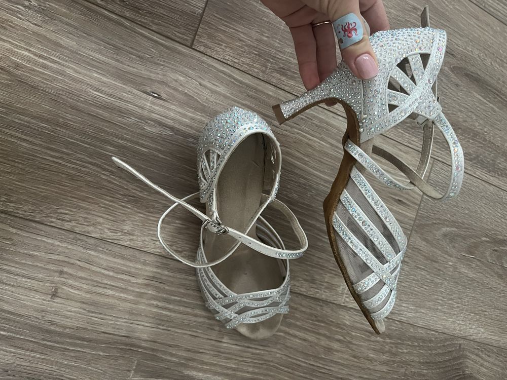Buty do tańca firmy ,,Akcesoria do tanca”