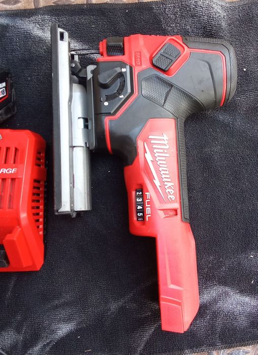 24R Wyrzynarka akumulatorowa Milwaukee m18 fbjs