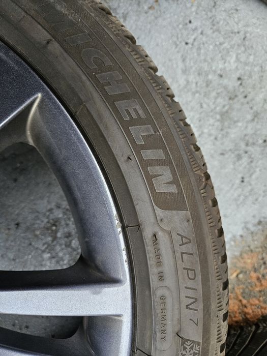 Koła zimowe 235/45r18  Skoda Superb III Felgi oryginalne opony Micheli