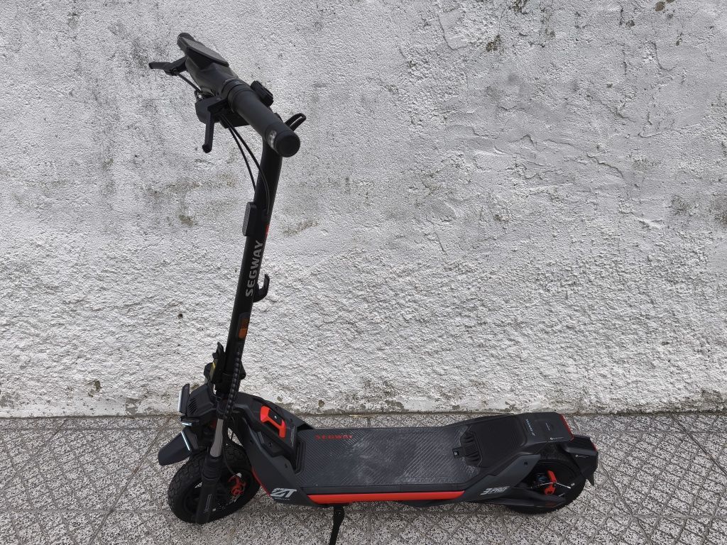 Trotinete Segway ZT3 PRO