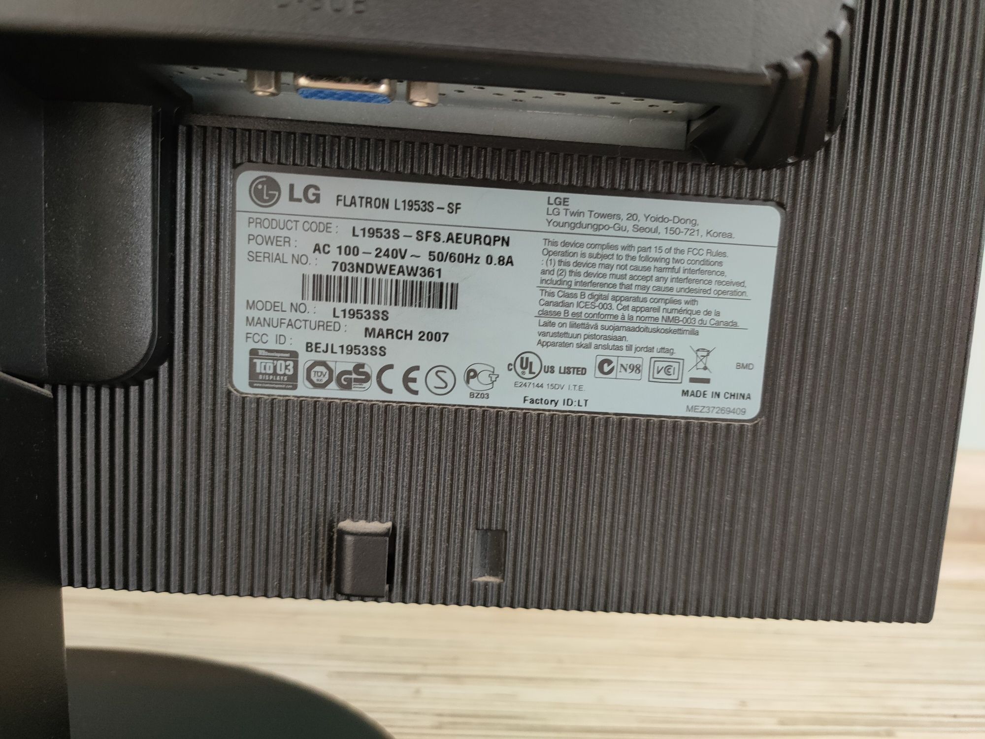 Monitor LCD LG L1919S stan bdb