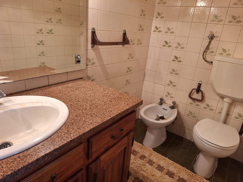 Apartamento t3 com 2 casas banho e lugar garagem