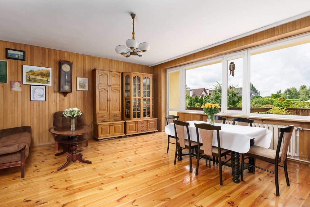 Urokliwa dębowa witryna z lat 90-Tych!