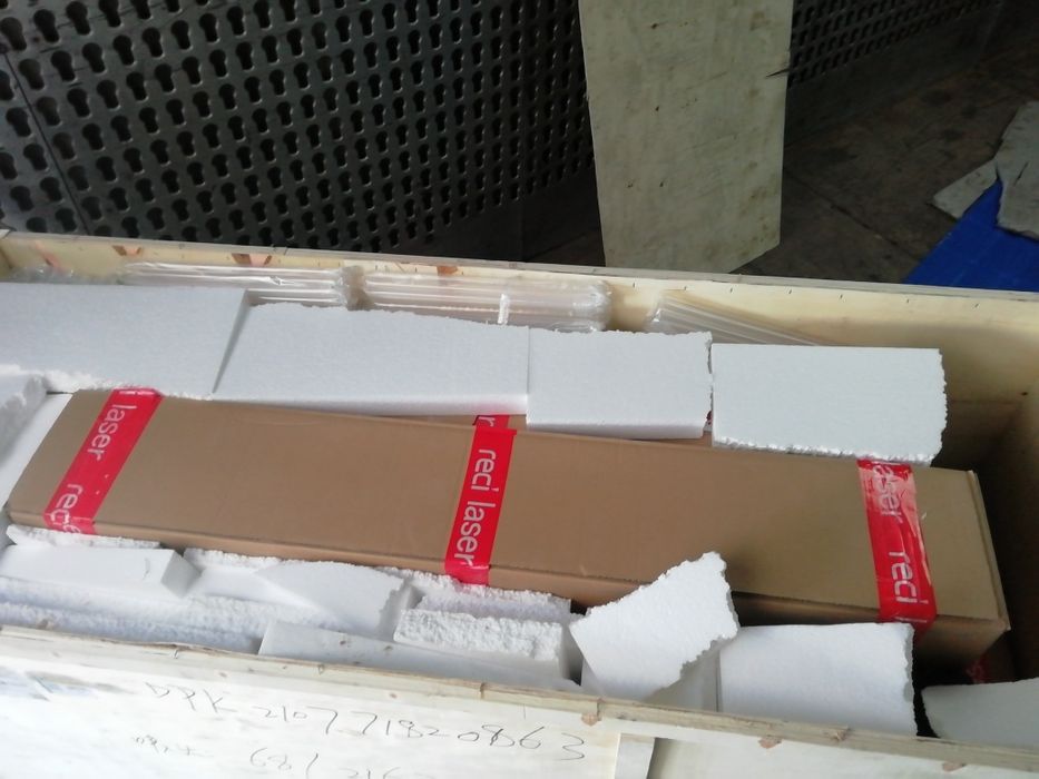 В наявності Reci , W4, W6 - Co2 лампи для лазерних ЧПУ