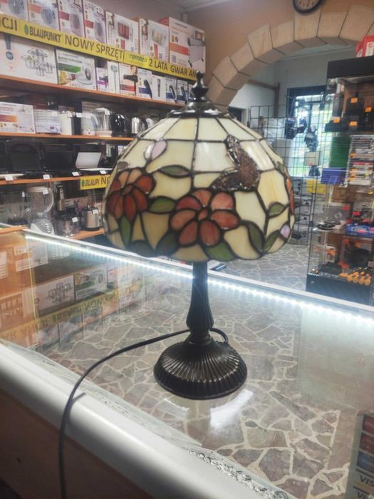 Lampka witrażowa, nocna, w stylu "Tiffany" motyle Komis Krosno Betleja