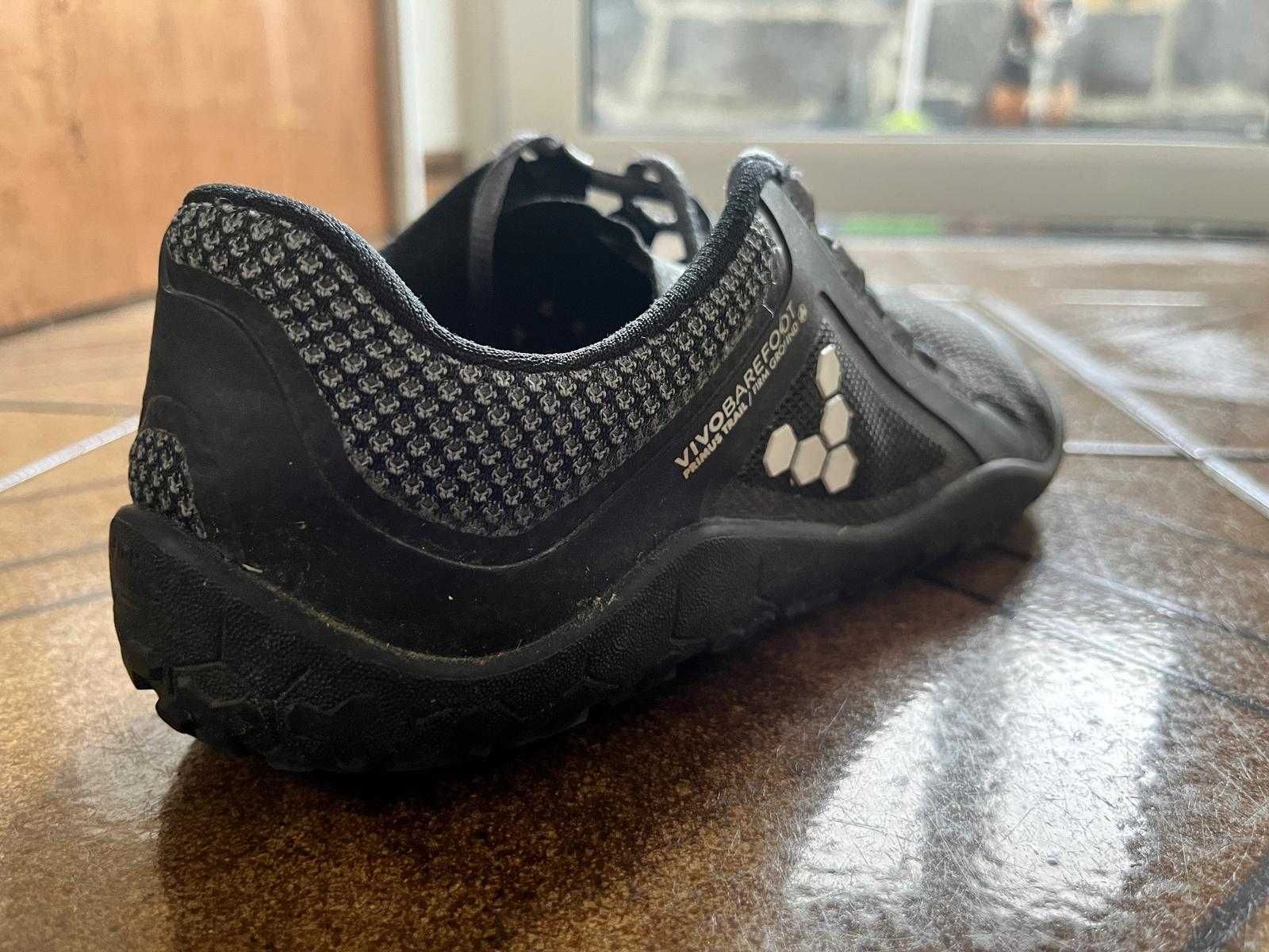 Vivobarefoot 39L - Primus Trail (Semi-novos)
