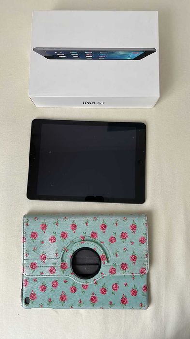 Планшет iPad Air A1474 32 GB з оригінальним дротом і чохлом