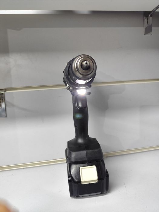 Makita DDF484 безщітковий акумуляторний шуруповерт Макіта