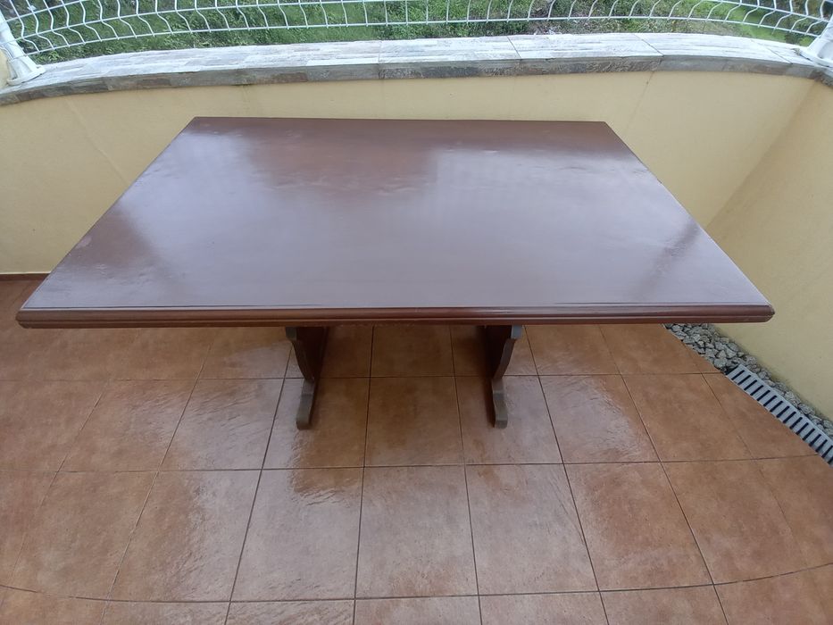 Mesa "Madeira Maciça"