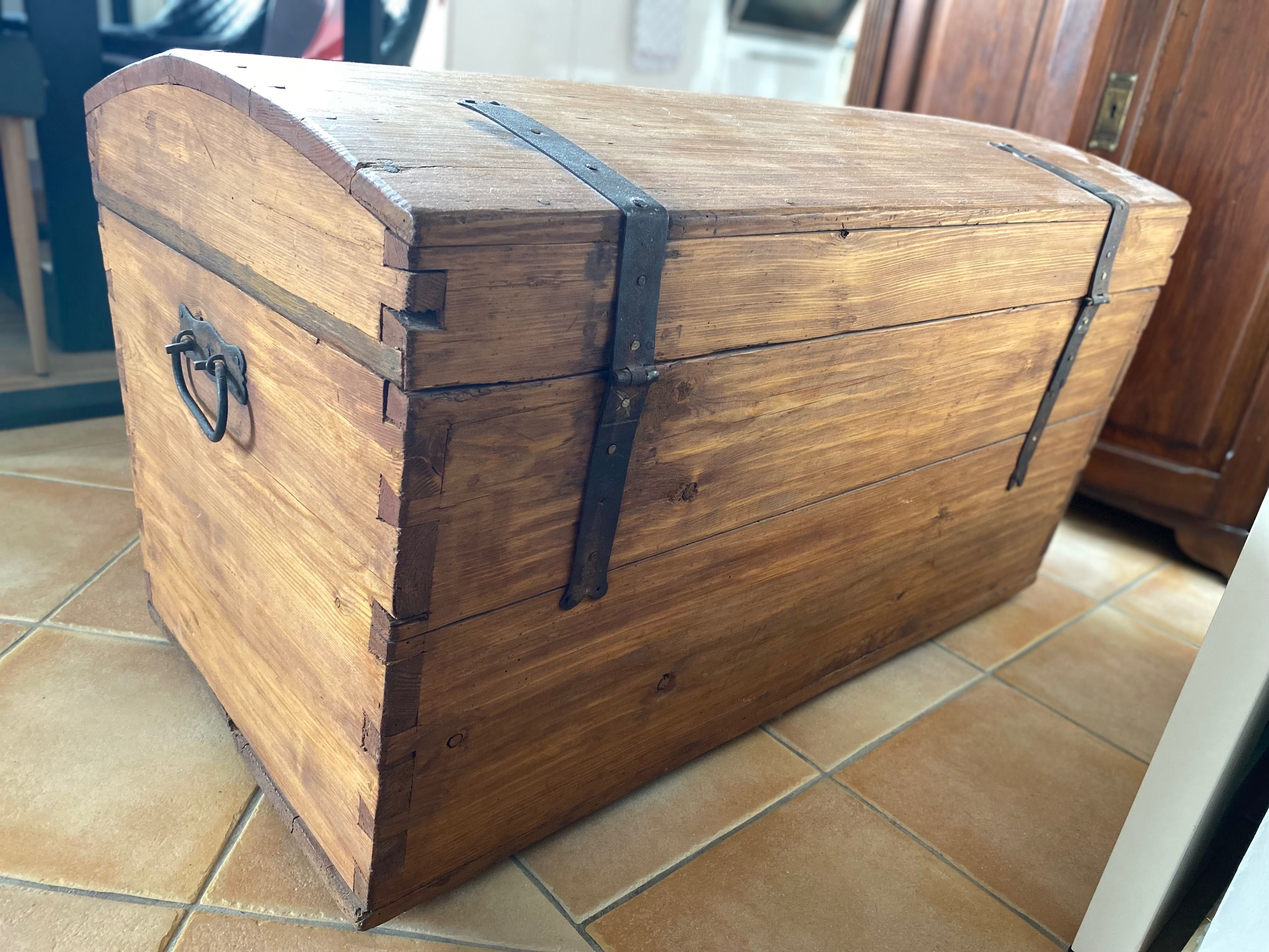 Oryginalna drewniana skrzynia kufer